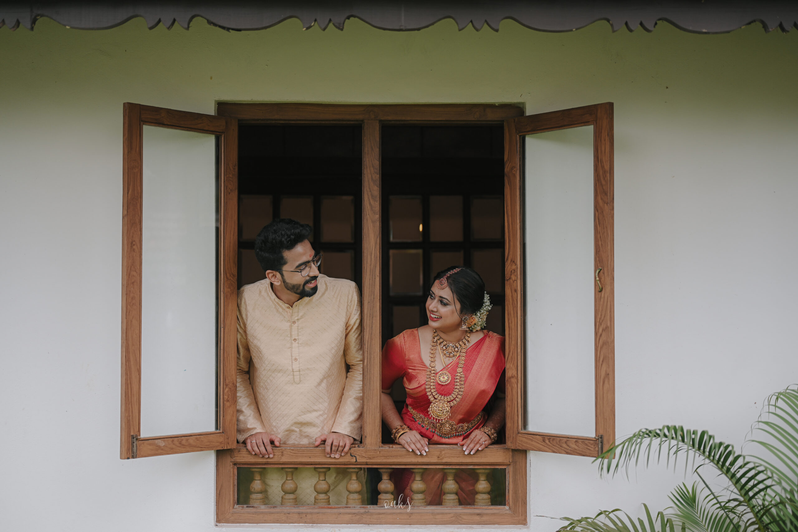 Pon Prabakaran - Candid, Documentary Wedding Photographer, Chennai -  Portraits